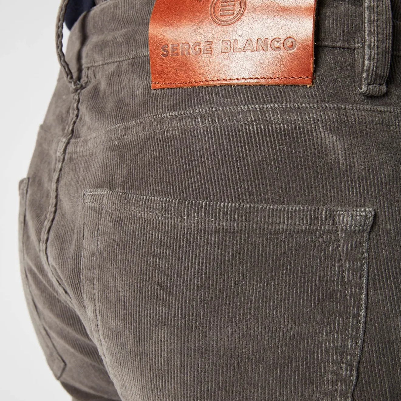 Pantalons>SERGE BLANCO 330 Tapered Fit Pants in Charcoal Velvet BLANC